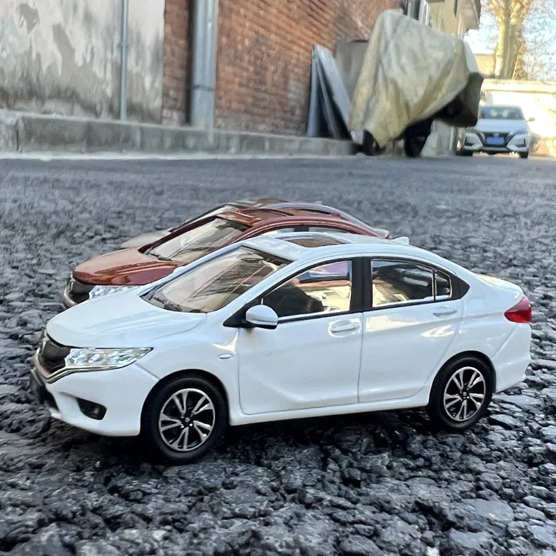1:43 Original Model,Honda Greiz,Alloy Car Model for Display,Gift and Collections