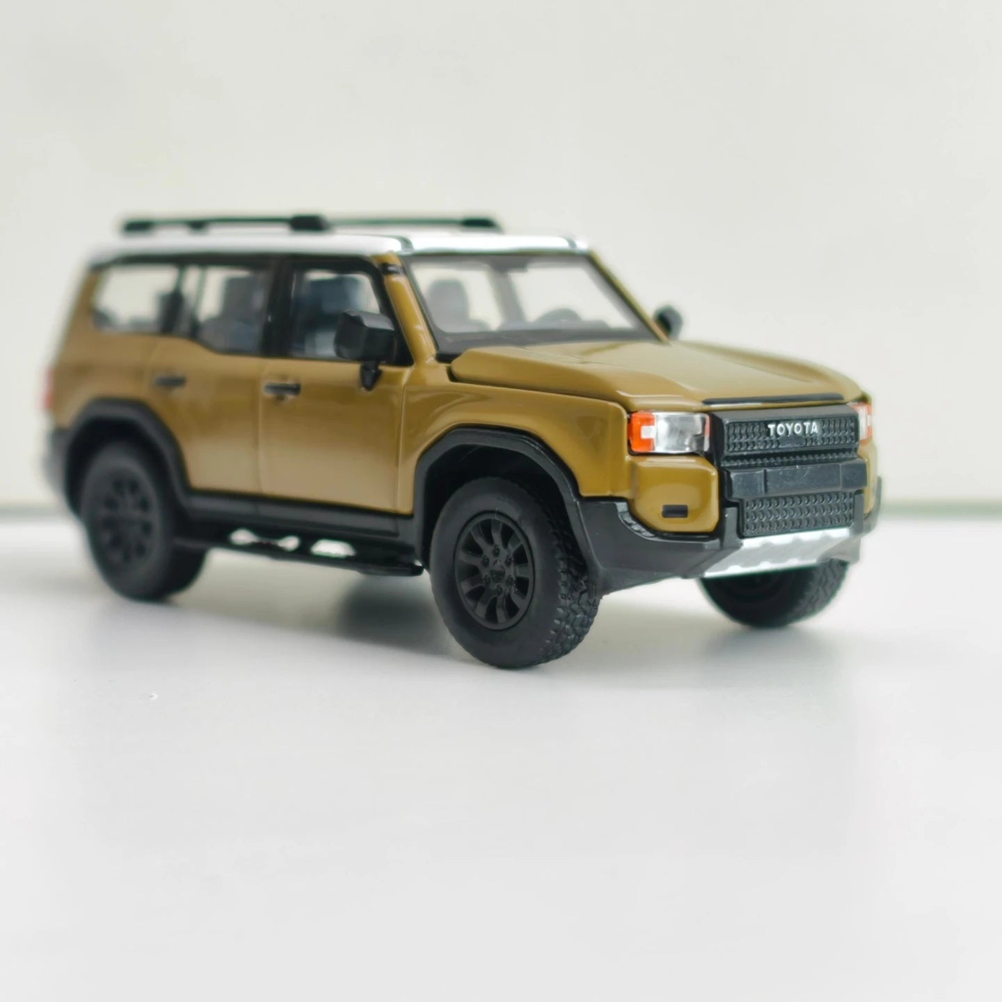 TH 1:64 simulation Toyota Prado LC250 alloy car model engine hood can be opened static ornament off-road vehicle model gift