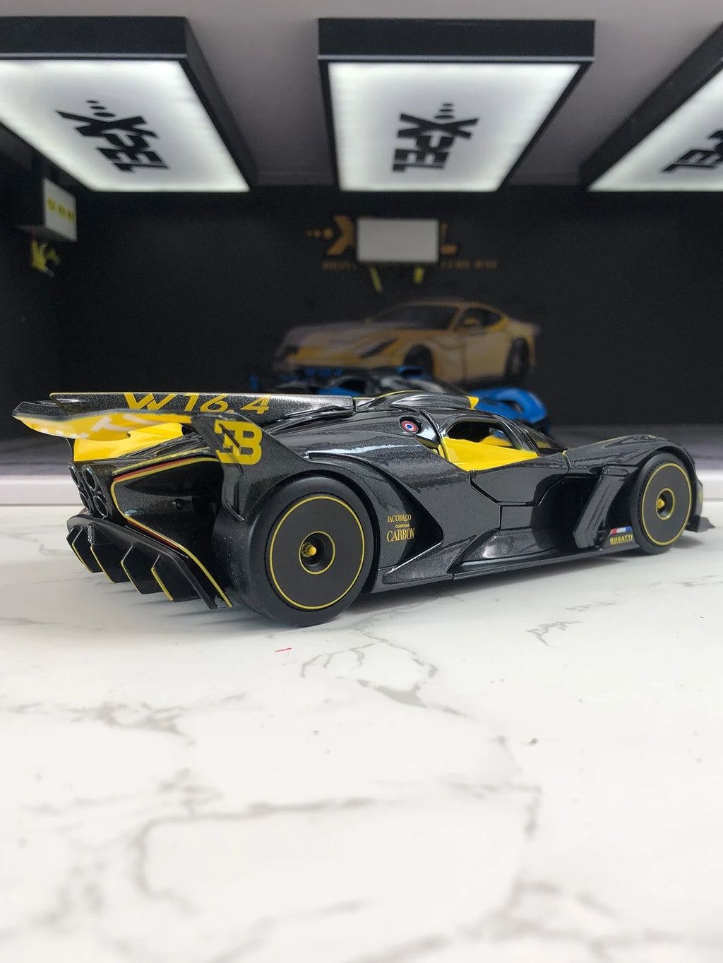 Maisto 1:24 simulation zinc alloy Bugatti Bolide model car, static ornament, metal collectible gift car