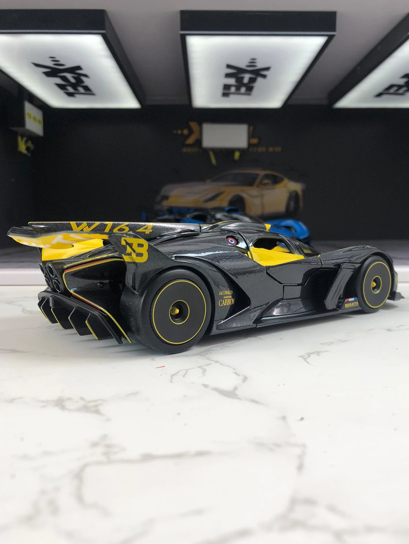 Maisto 1:24 simulation zinc alloy Bugatti Bolide model car, static ornament, metal collectible gift car