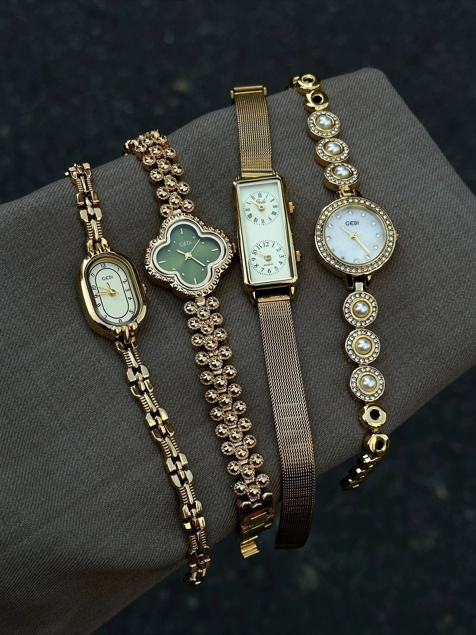 Luxury Gold Ladies Watch Medieval Aristocratic Ladies Watch Exquisite Quartz Watch Waterproof