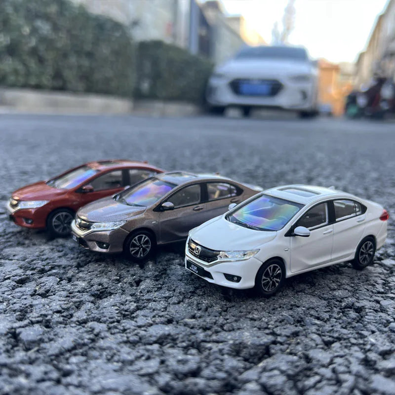 1:43 Original Model,Honda Greiz,Alloy Car Model for Display,Gift and Collections