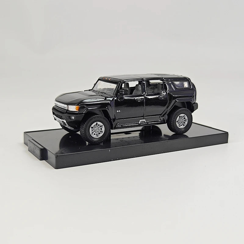1: 64 simulation Hummer off-road vehicle alloy model office desktop decoration gift car ornament engine hood can be opened