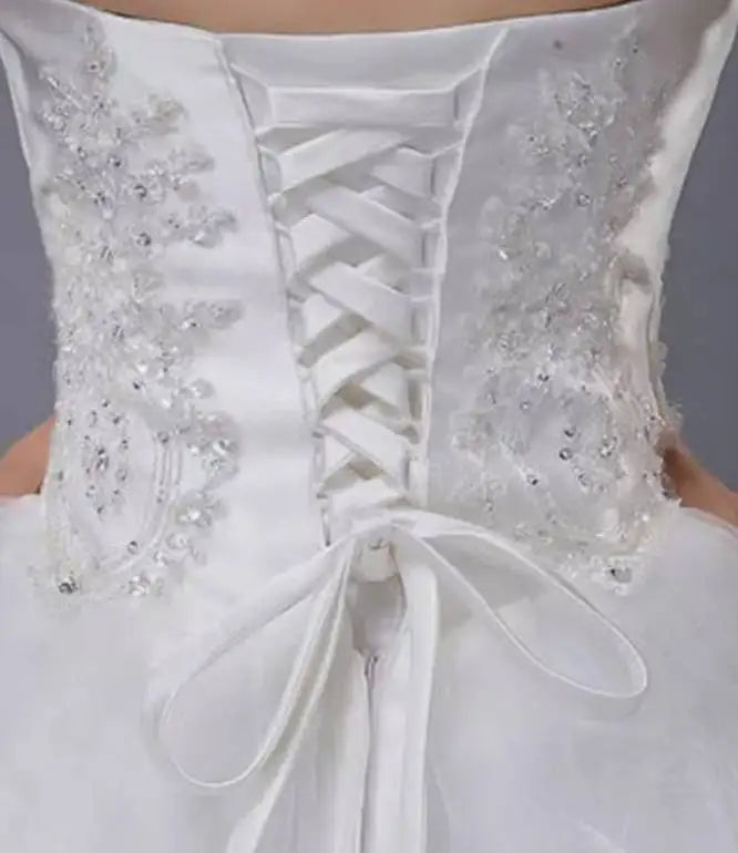 Black And White Wedding Dresses Sweetheart Chapel Train A-Line Country Gothic Bridal Gowns Sleeveless Lace Appliques Customized