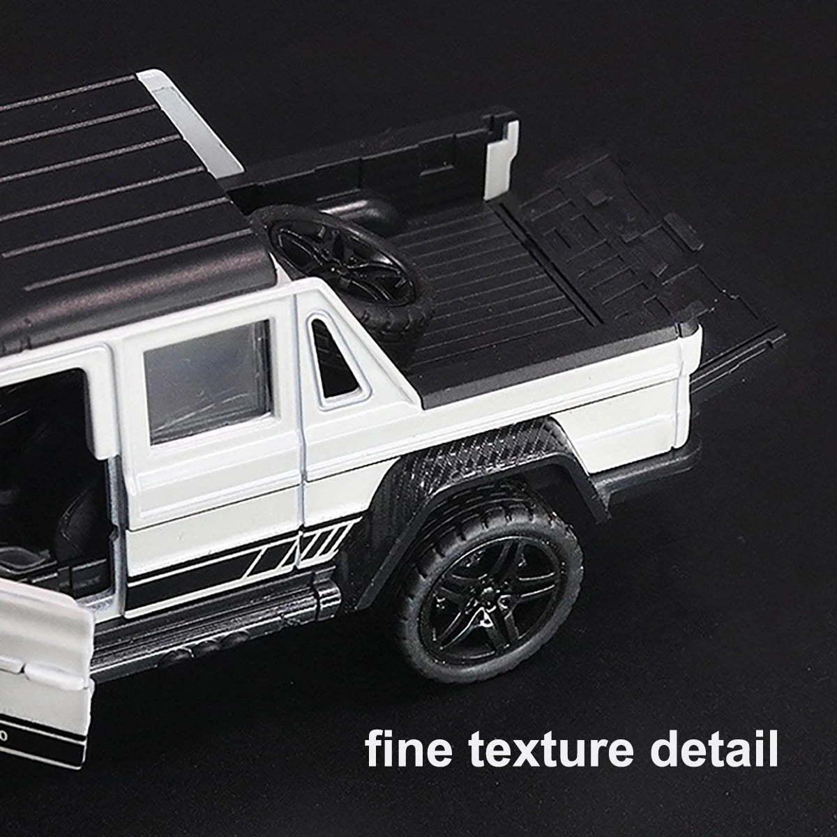 1-32 Scale Cast Realistic Alloy Toy Car Door Opens Pullback Driving Feature Collectible Model Vehicle Toy for Kids