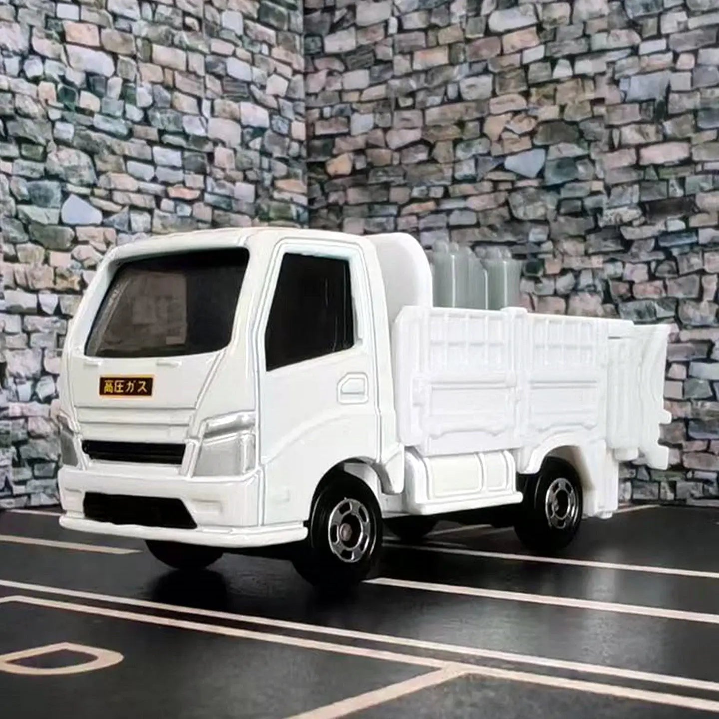 TAKARA TOMY Tomica No.80 Propane Gas Delivery Truck Diecast Alloy Mini Car Model Metal Static Vehicle Collectible Toy Gift