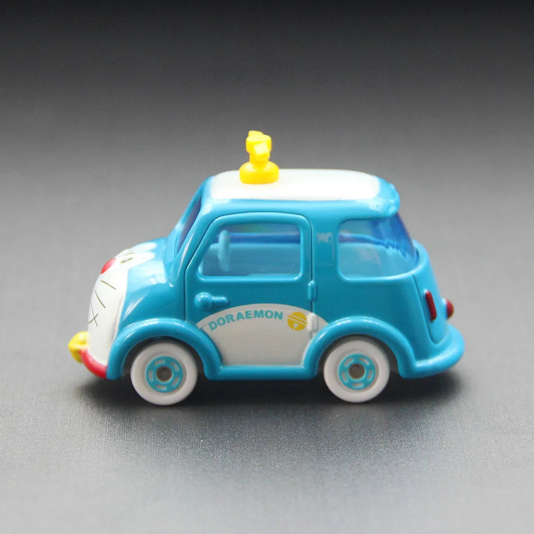 In Stock Original TAKARA TOMY Dream Tomica No.165 Doraemon Diecast Alloy Model Car with Working Suspension Collectible Toys Gift