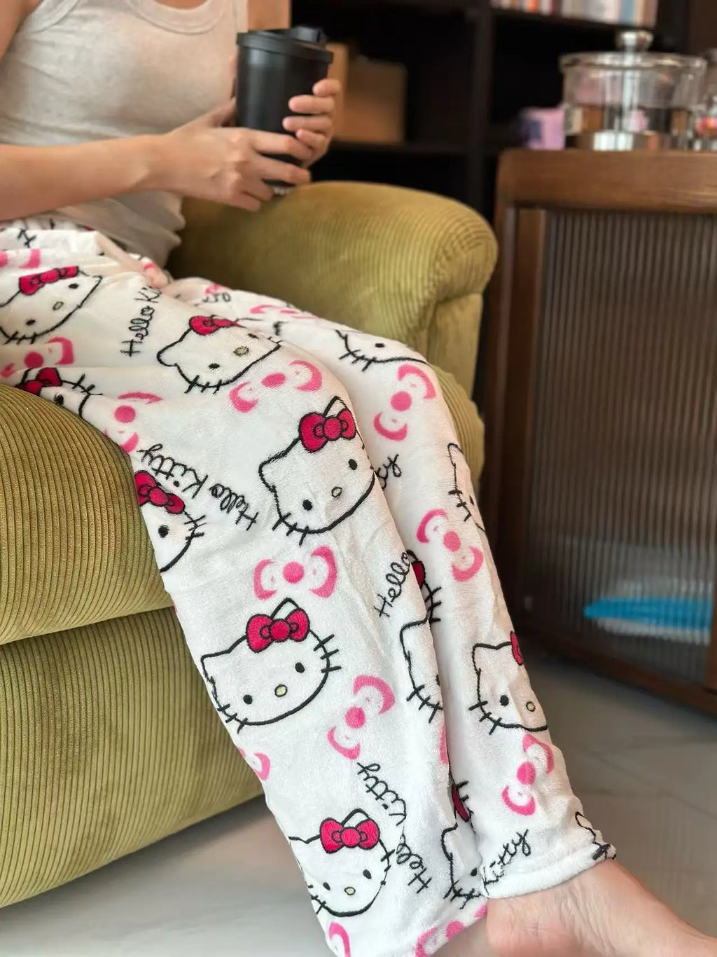 Hello Kitty flannel sleeping pants women's autumn and winter velvet warm casual home graffiti pants can be worn outside