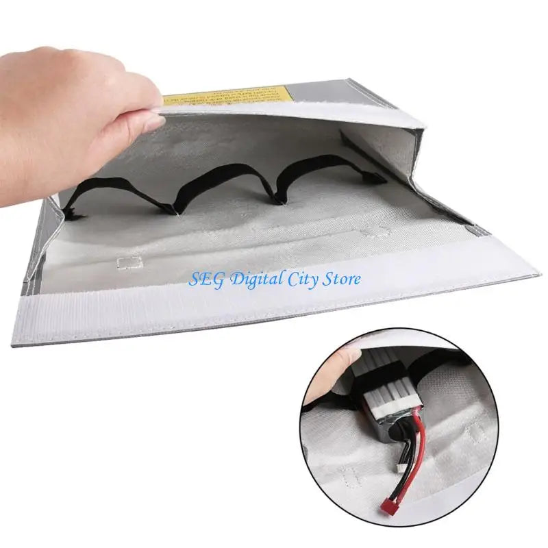 U75B High Capacity Water Resistant Batteries Storage Case Flame Retardant Batteries Charging Bag for Electronics Defense Use