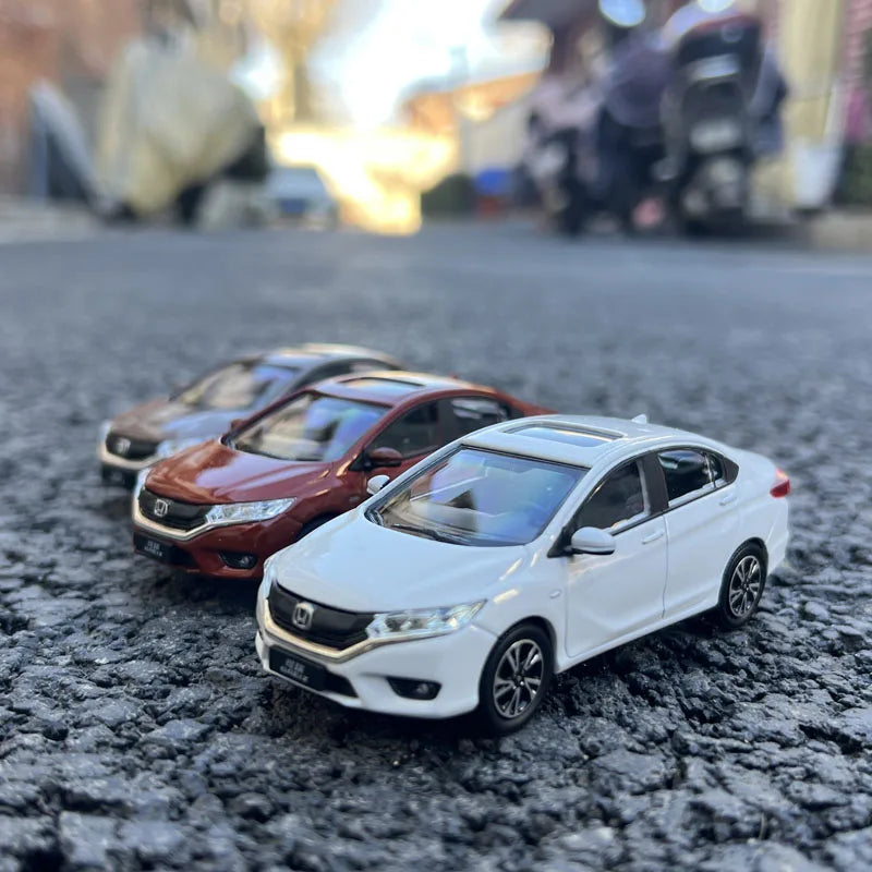 1:43 Original Model,Honda Greiz,Alloy Car Model for Display,Gift and Collections