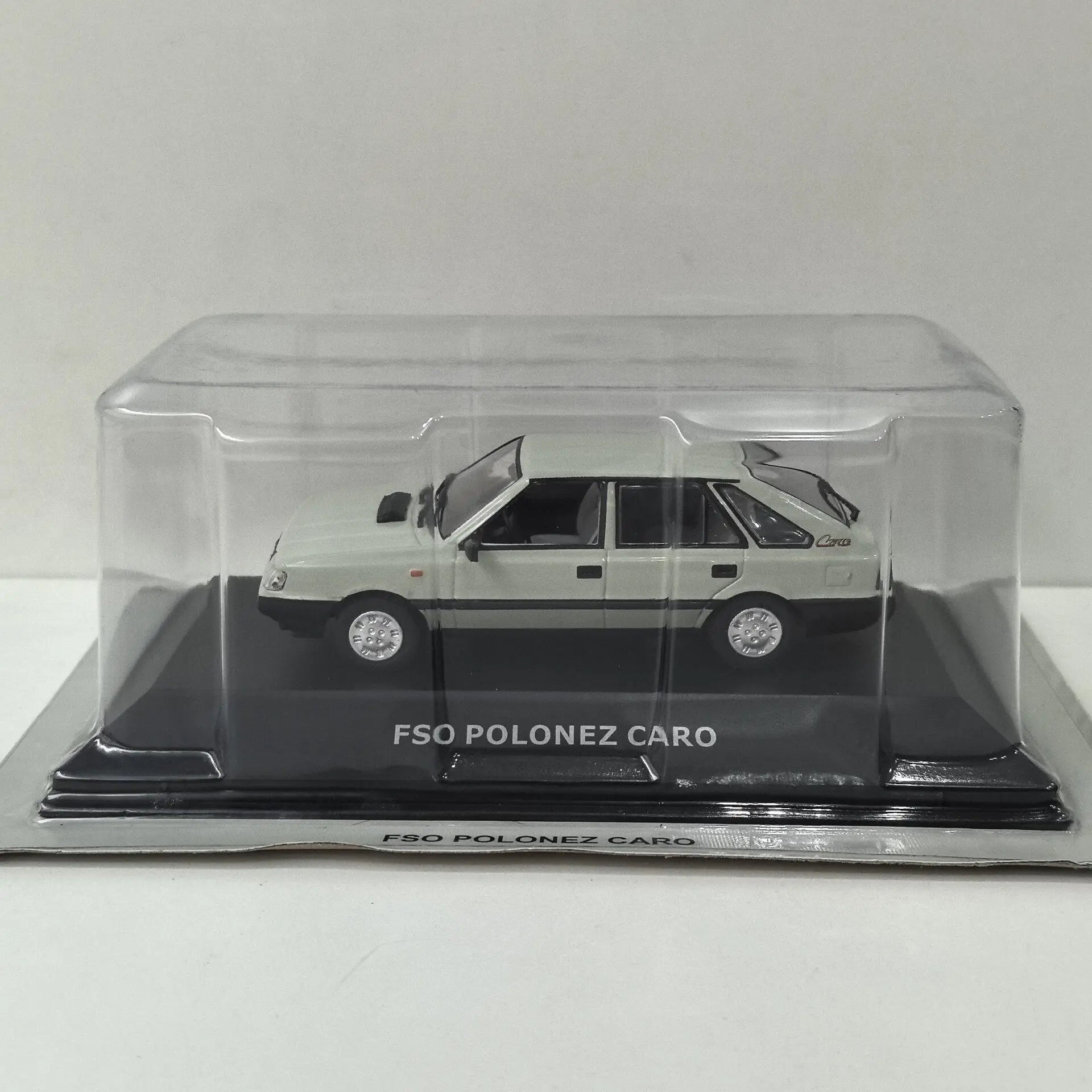 Diecast IXO 1/43 Scale FSO POLONEZ CARO V7 Alloy Car Model