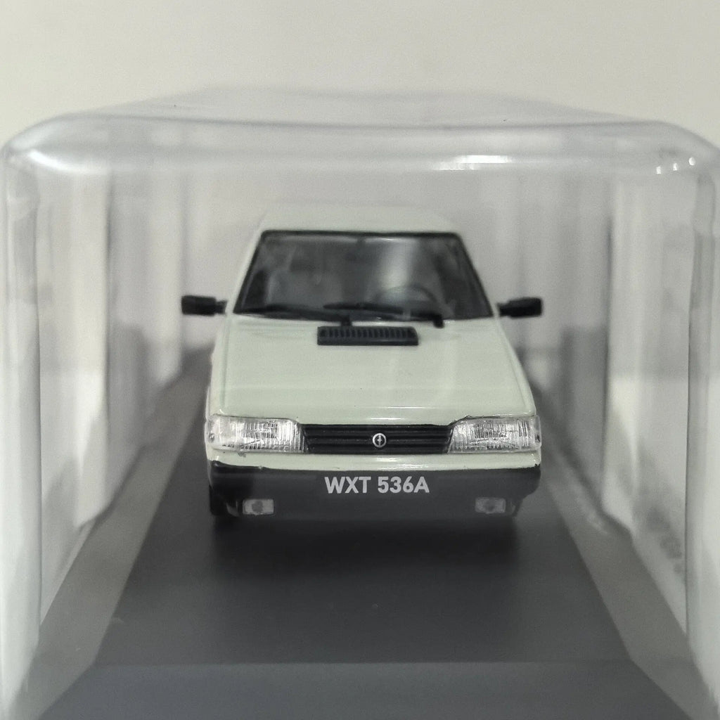 Diecast IXO 1/43 Scale FSO POLONEZ CARO V7 Alloy Car Model