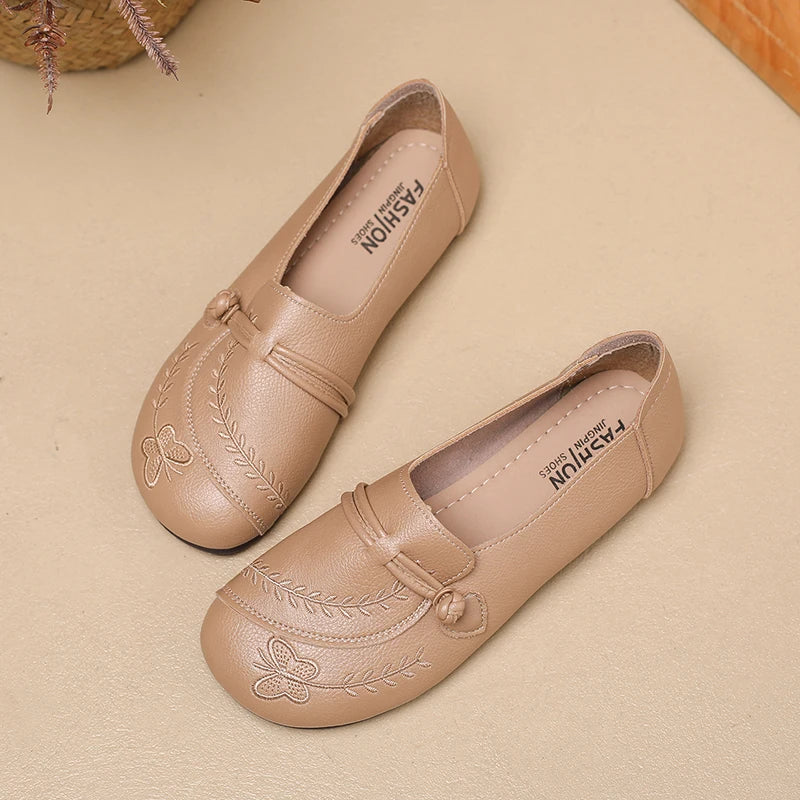 Ladies' mother's shoes, elderly shoes, slow - walking shoes, soft - soled comfortable slip - on lazy shoes, trendy