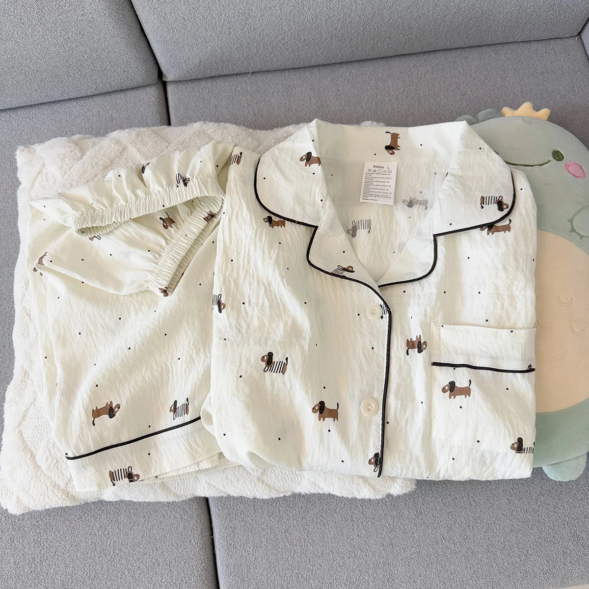 Women's Summer Pajamas, Thin Polka Dot Puppy Short-Sleeved Shorts, Sweet and Cute, Can Be Worn Outside in Summer, Home Clothes Set, Two-Piece Set