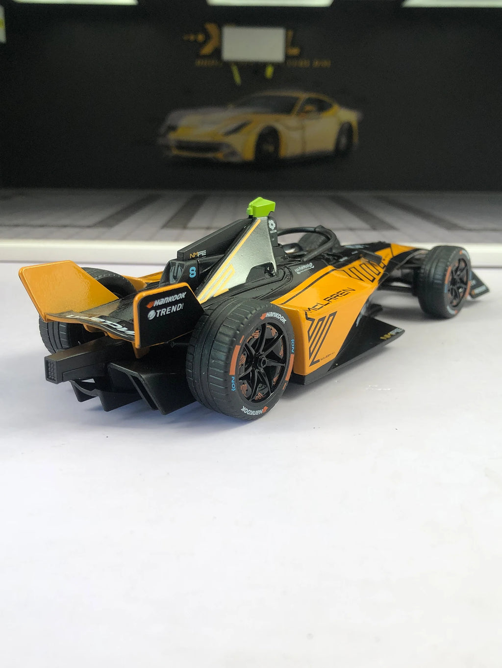 TSC 1:24 simulation zinc alloy The ABB FIA Formula E McLaren model car, static ornamentation, metal collectible gift car