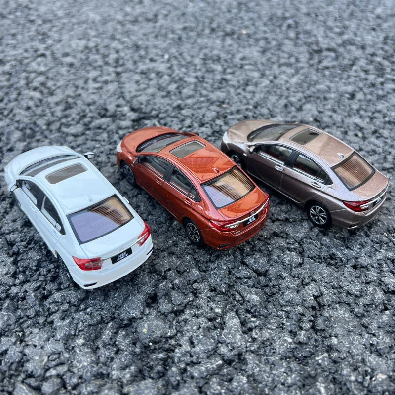 1:43 Original Model,Honda Greiz,Alloy Car Model for Display,Gift and Collections