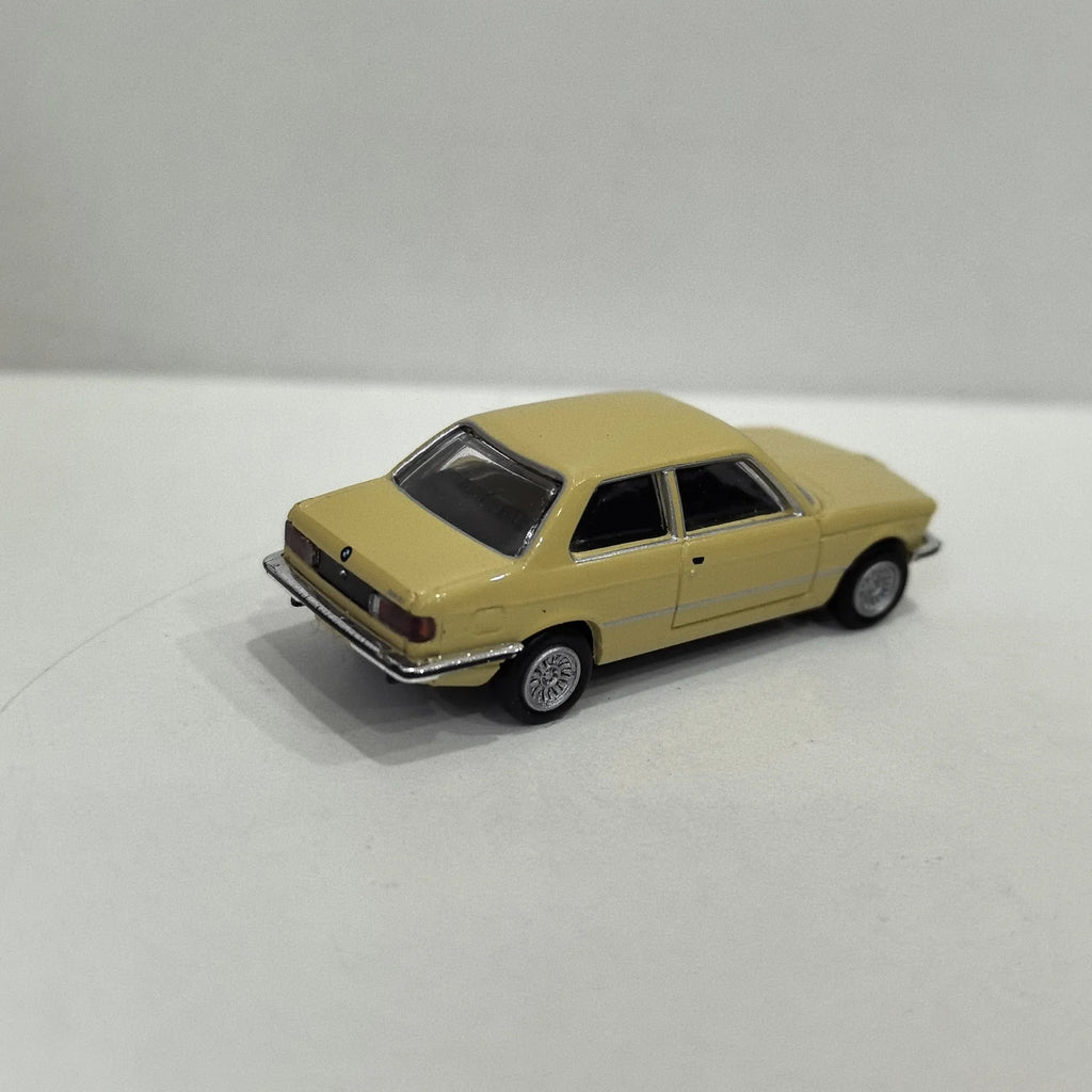 BREKINA HO 1/87 Scale SKODA 1203 Plastics Car Model