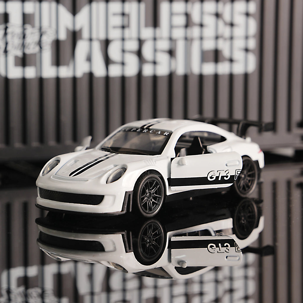 1:32 White Gt3 Rs Alloy Race Car Model, Diecast Sports Car with Openable Doors, Pull-Back Collectible Toy for Kids & Car Fans