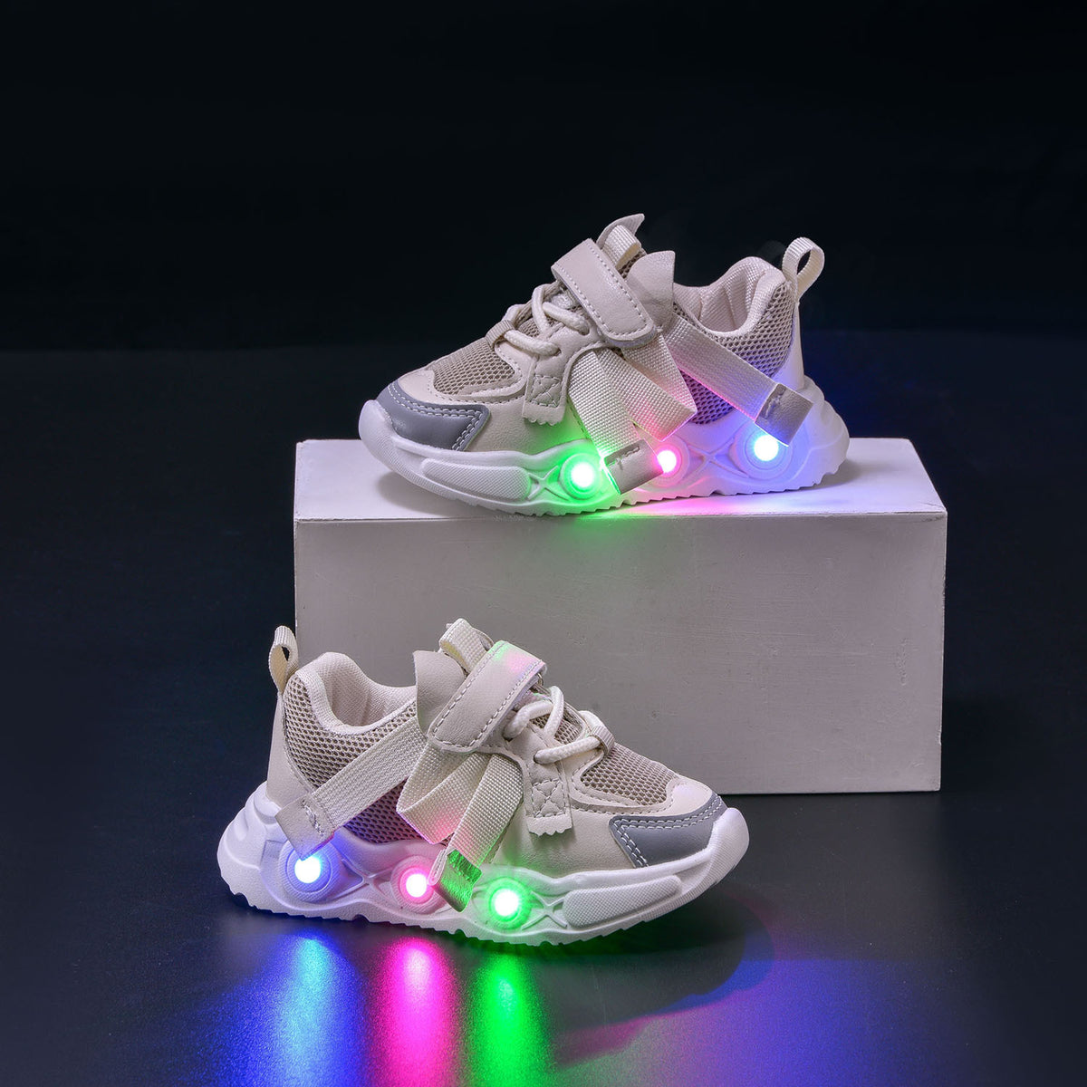2024 Spring and Autumn New Breathable Children's Running Shoes Mesh Surface 1-6 Years Old Dad Shoes LED Luminous Children's sneaker Trendy