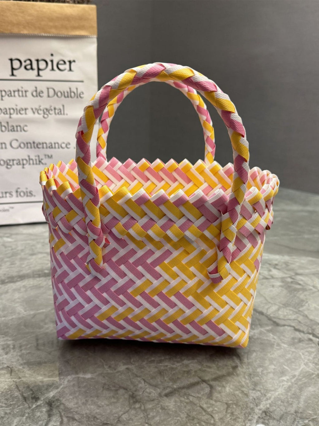 Bow manufacturers plastic woven handbag children's day woven basket hand gift basket beach bag handbag