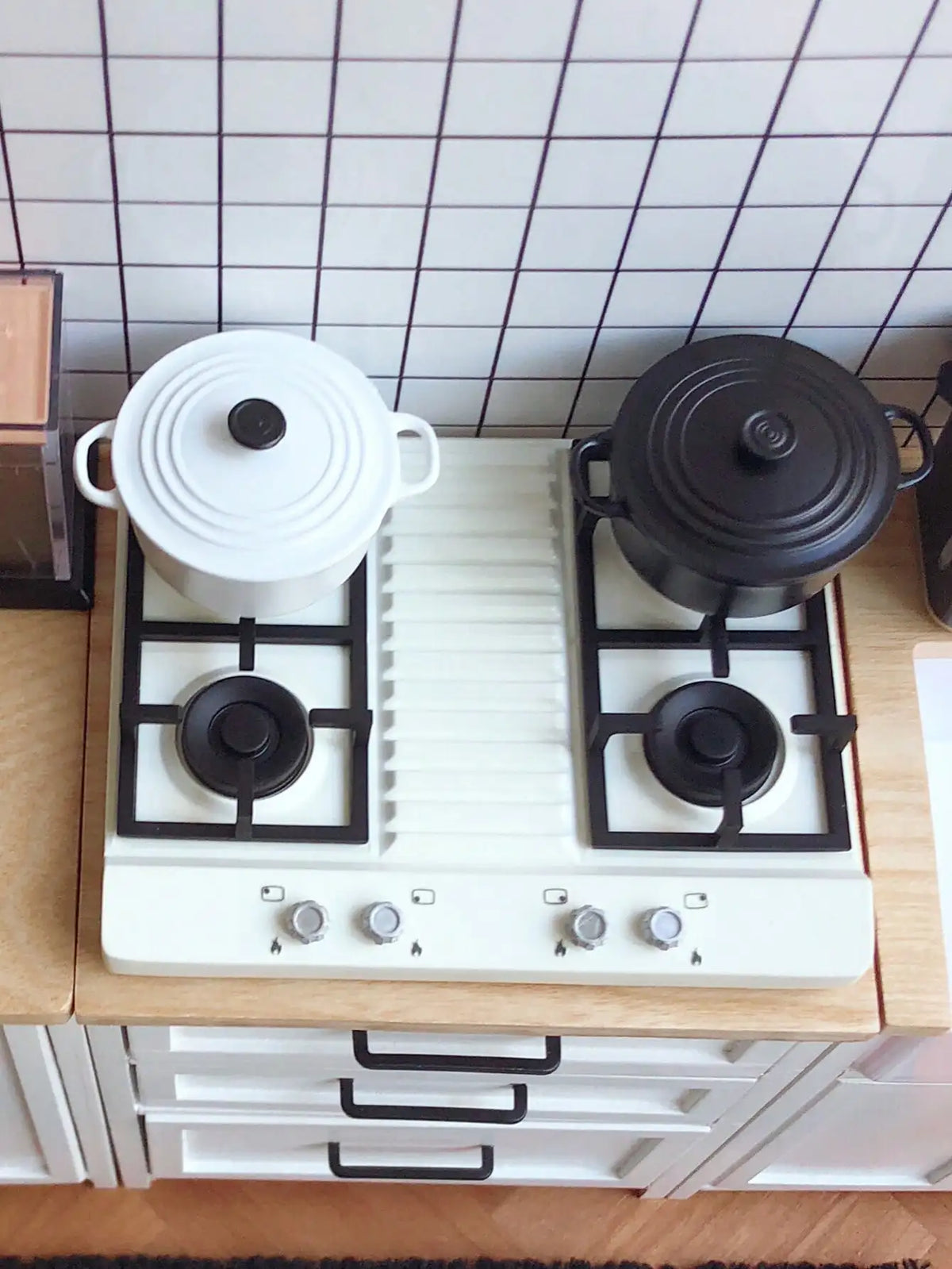 1 Pcs Dollhouse Miniature Kitchen Metal Stock Pot & Kettle: 1/12 Mini Simulation Kitchen & Dining Table Household Cookware Decor