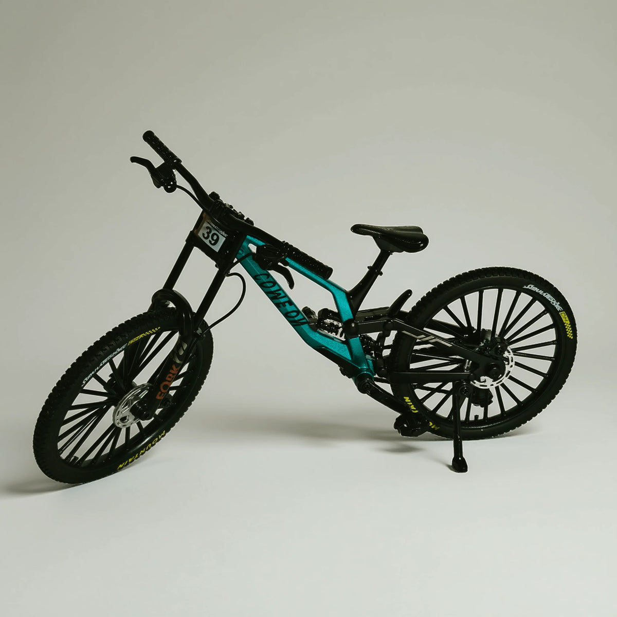 1:8 All-Terrain Mountain bicycle Die-Made Model with realistic suspension and brakes, suitable for indoor and outdoor display.