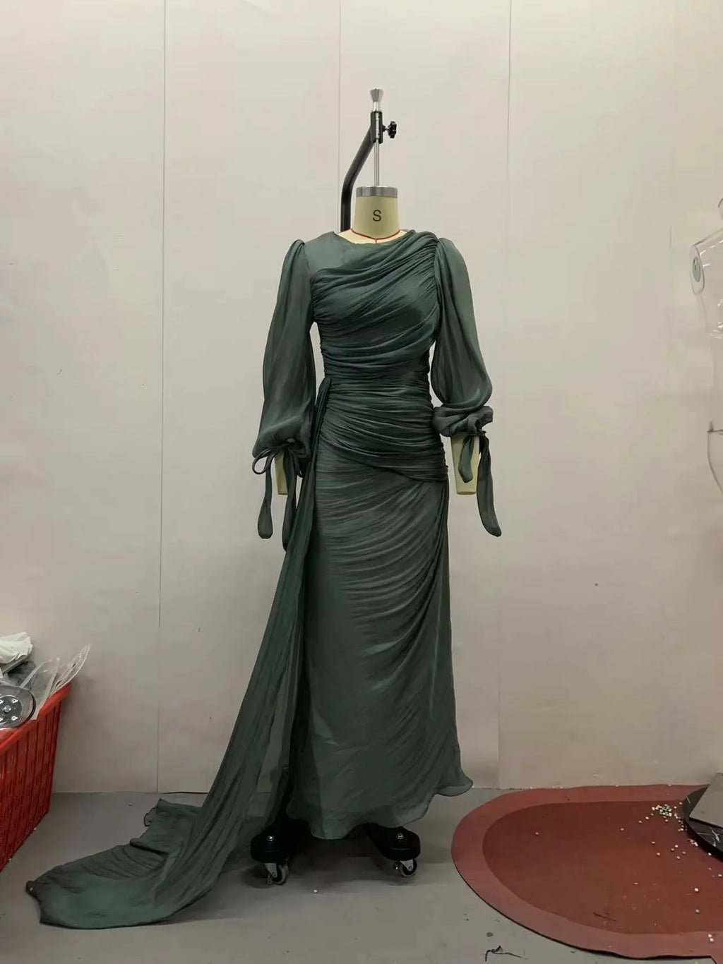 Islamic Clothing Modest Fashion Kaftan Luxury Organza Dress Women Shiny Modest Dress Elegant Ruffle Design Evening Gown