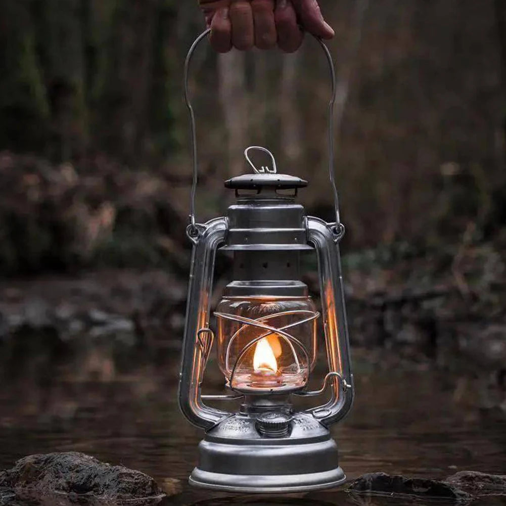1/2PCS Vintage Kerosene Lantern Hurricane Lantern Metal Kerosene Lantern Fuel Camping Lanterns for Camping Home Patio Decor Lamp
