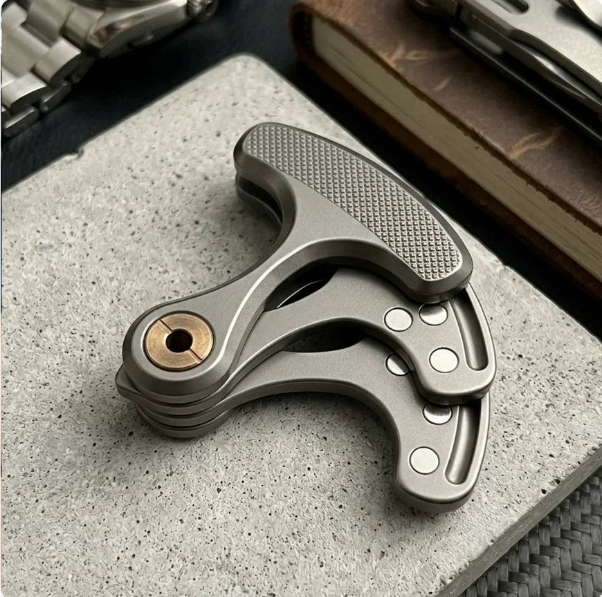 Fidget Spinner Claw-Shaped Magnetic Fidget Slider, Tactile Click & Slide Toy, Quiet Stress Relief EDC Gadget for Adults