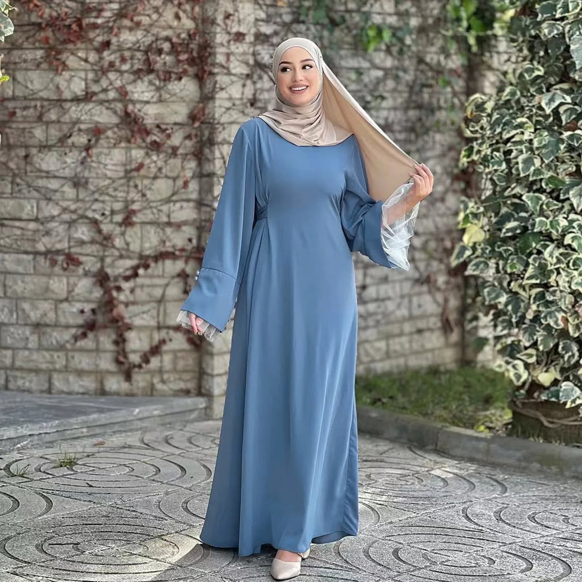 2025 Ramadan Modest Muslim Women's Clothes Elegant Arabic Back Belted Abaya Dress with Lace Sleeves Islamic Flared Maxi Robe