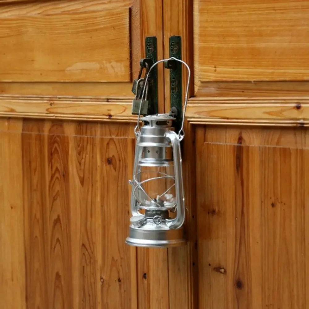 1PC Retro Lantern Home Table Decoration Lamp Outdoor Picnic Hand-Held Lights Metal Hurricane Oil for Dinner Decoration Lamps