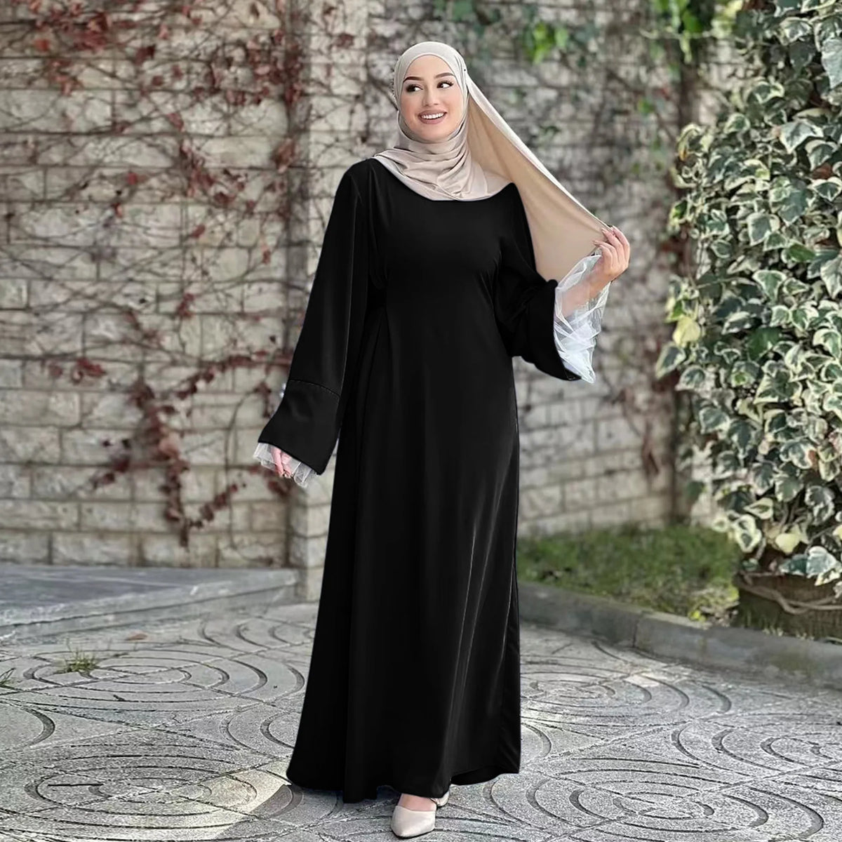 2025 Ramadan Modest Muslim Women's Clothes Elegant Arabic Back Belted Abaya Dress with Lace Sleeves Islamic Flared Maxi Robe