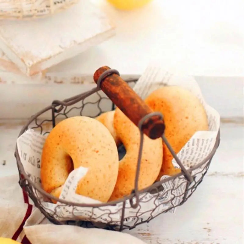 Kitchen Egg Storage Basket Creative Fruit Basket Retro Iron Snack Bread Vegetable Storage Container Holder With Wooden Handle