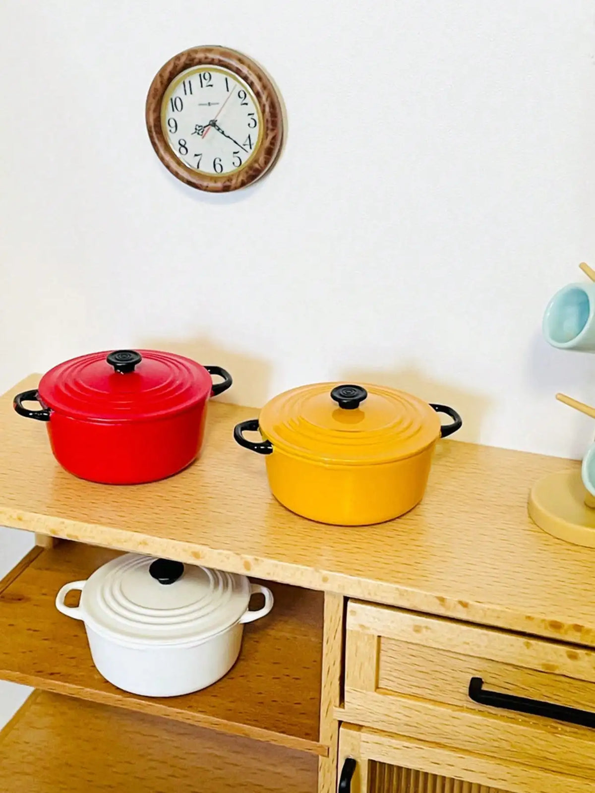 1 Pcs Dollhouse Miniature Kitchen Metal Stock Pot & Kettle: 1/12 Mini Simulation Kitchen & Dining Table Household Cookware Decor