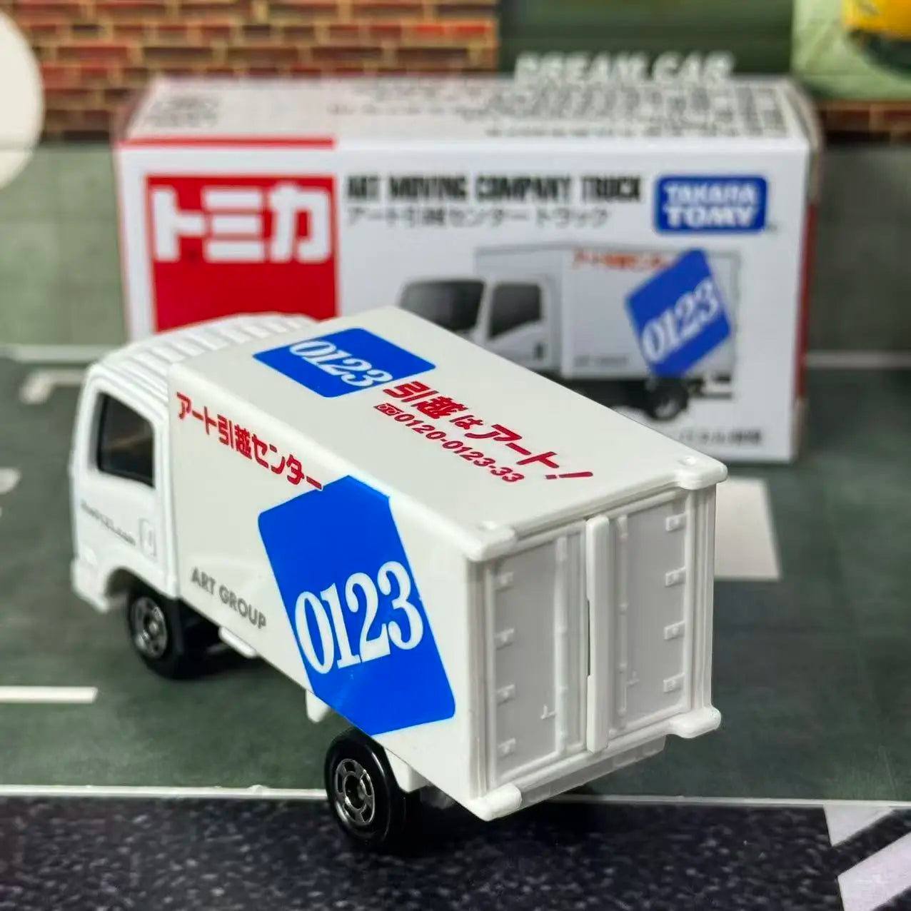 Tomica Regular Series No.57 Art Moving Center Truck Takara Tomy Diecast Truck Model Gift For Children
