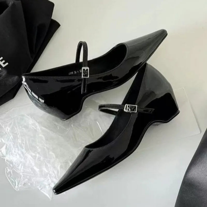 2026 New Arrival Sweet Elegant Shoes Women Wedge Heel Mary Jane Shoes Pointed Toe Women's Shoes Metal Buckle Trim Sandals 5413