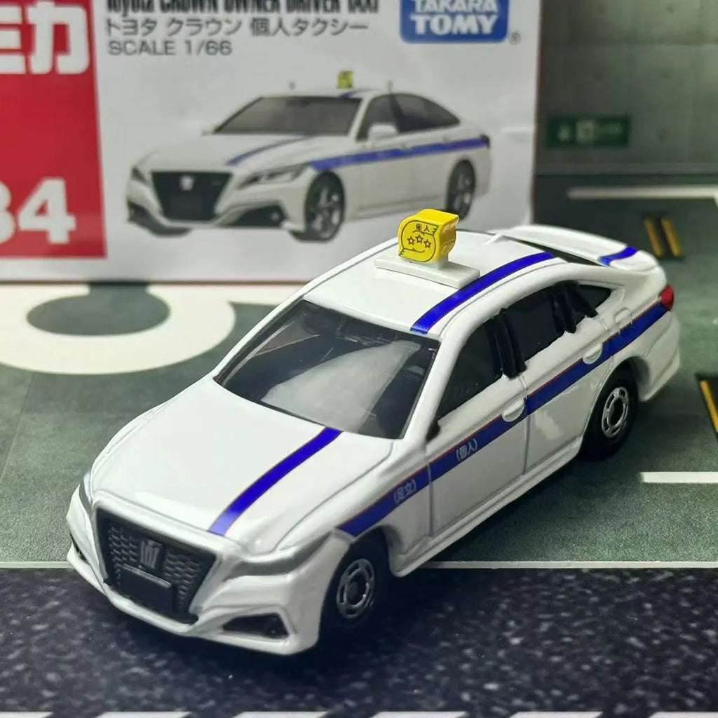 Tomica No.84 Toyota Crown Private Taxi Die Cast Toy Car Model Takara Tomy Mini Collection