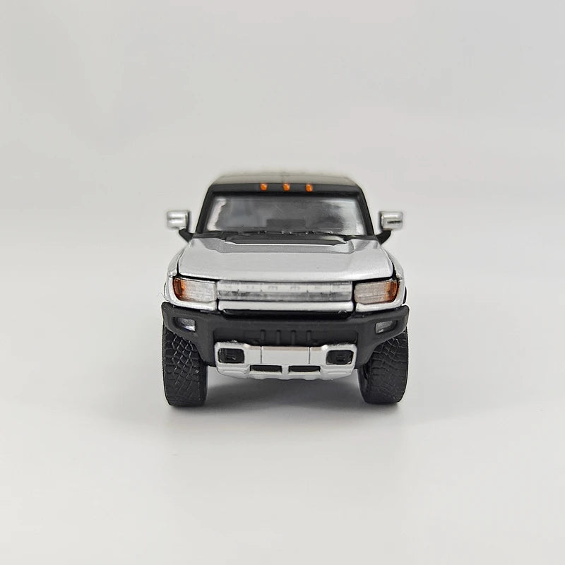 1: 64 simulation Hummer off-road vehicle alloy model office desktop decoration gift car ornament engine hood can be opened