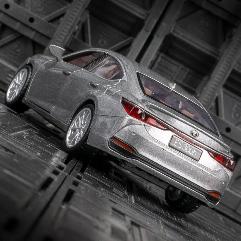 1:35 simulation Lexus ES300h alloy car model ornament doors on both sides that can be opened has sound and lighting