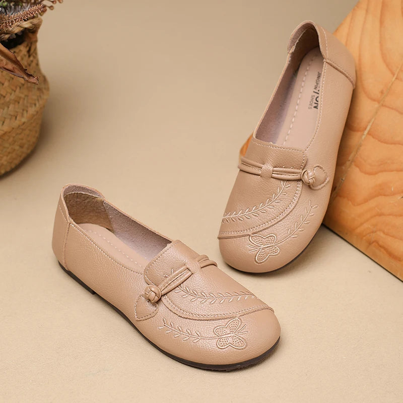 Ladies' mother's shoes, elderly shoes, slow - walking shoes, soft - soled comfortable slip - on lazy shoes, trendy