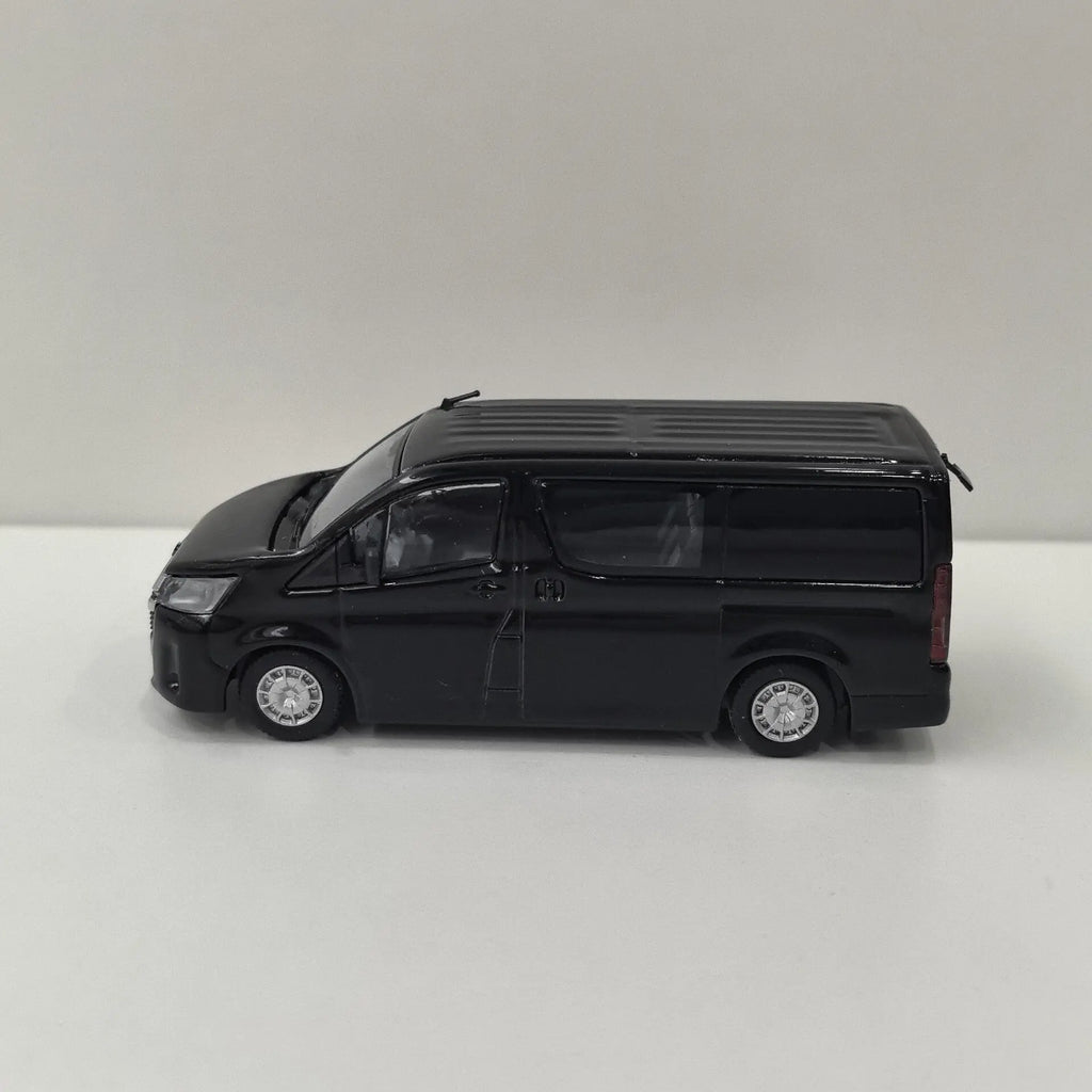 Model 1 Diecast 1/64 Scale Sea Lion HIACE 300 MPV Toyota Business Vehicle Van Alloy Car Model