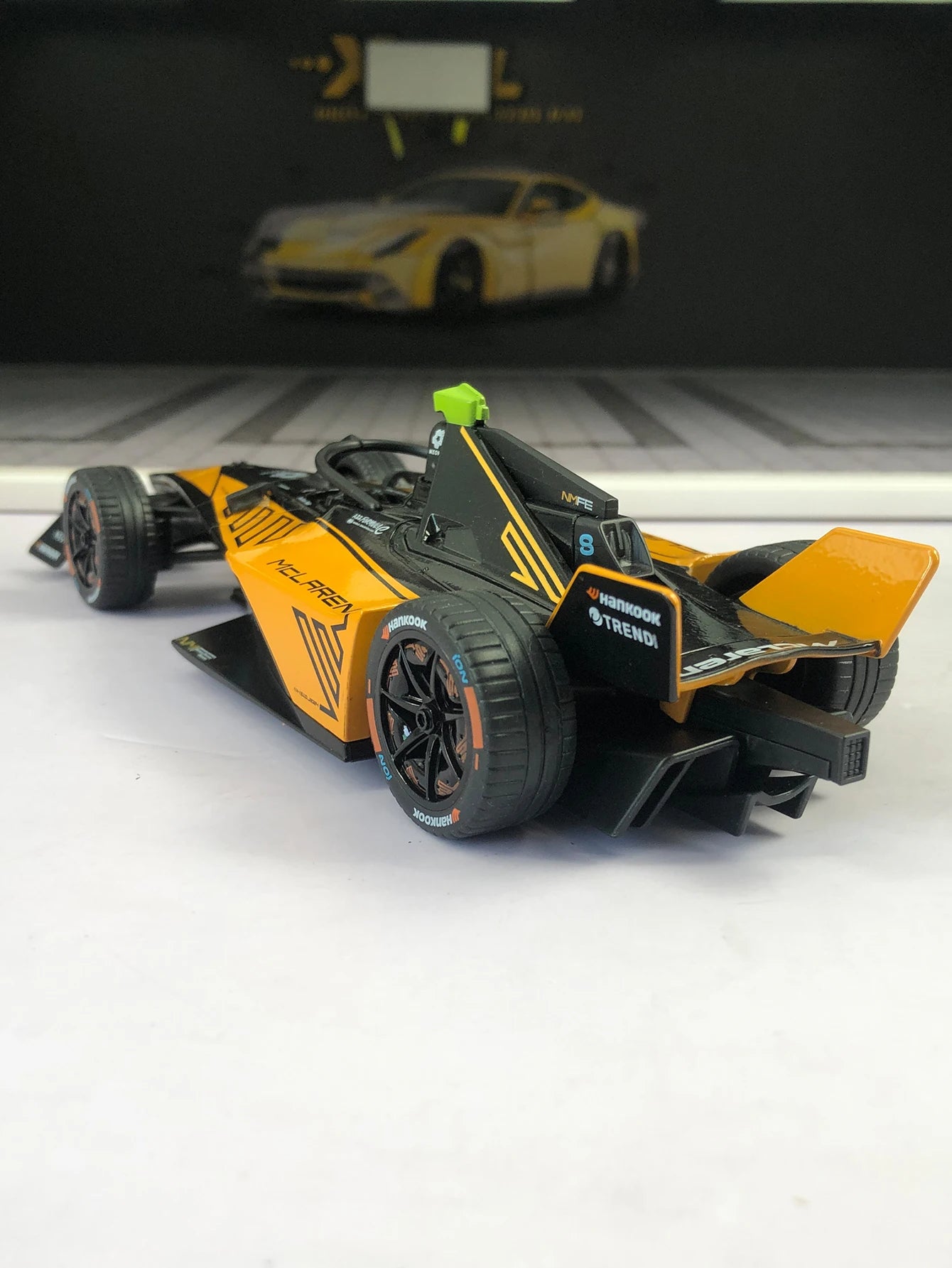 TSC 1:24 simulation zinc alloy The ABB FIA Formula E McLaren model car, static ornamentation, metal collectible gift car