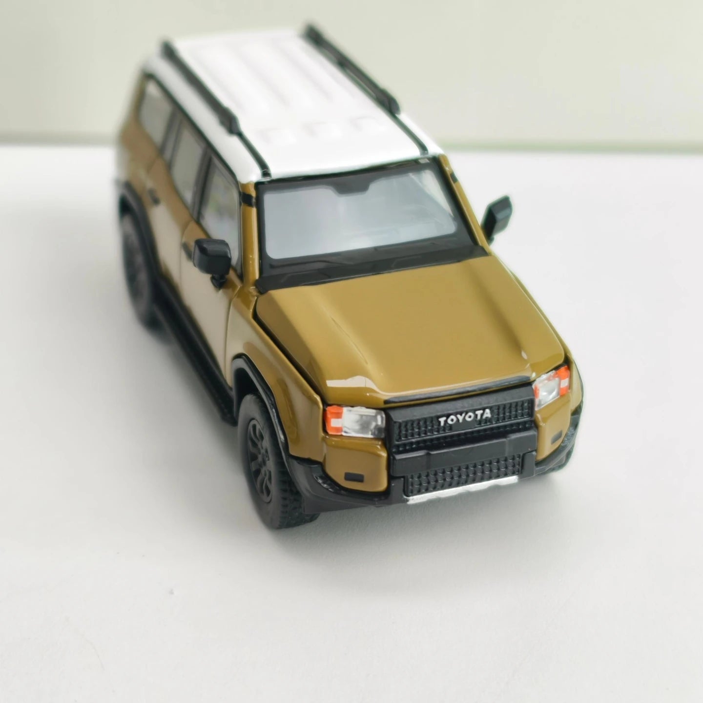 TH 1:64 simulation Toyota Prado LC250 alloy car model engine hood can be opened static ornament off-road vehicle model gift