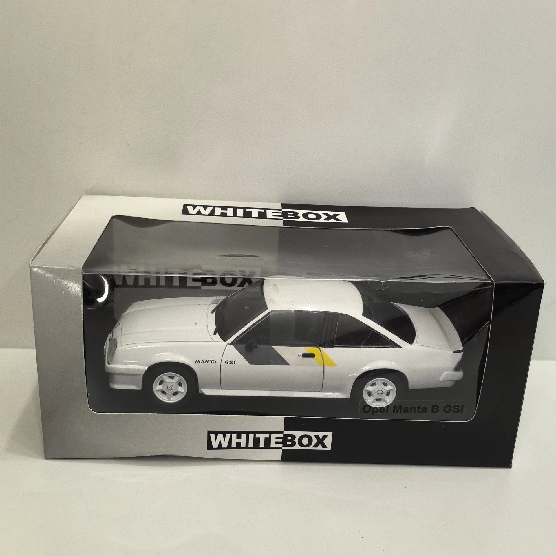 Diecast WHITEBOX 1/24 Scale OPEL MANTA B GSSI K3 Alloy Car Model