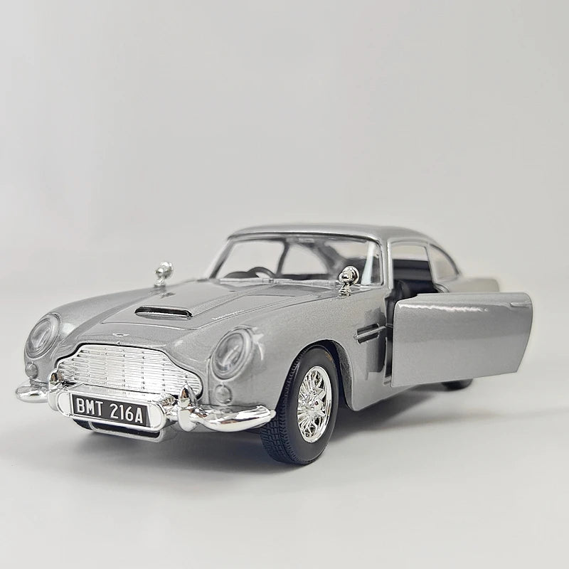 1:24 simulation Aston Martin DB5 James Bond 007 alloy car model decoration, door can be opened, car gift