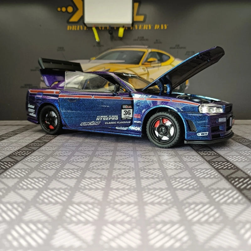 1:24 simulation Nissan GTR-R34 alloy car model doors and engine hood, trunk can be opened rich in details, finely crafted
