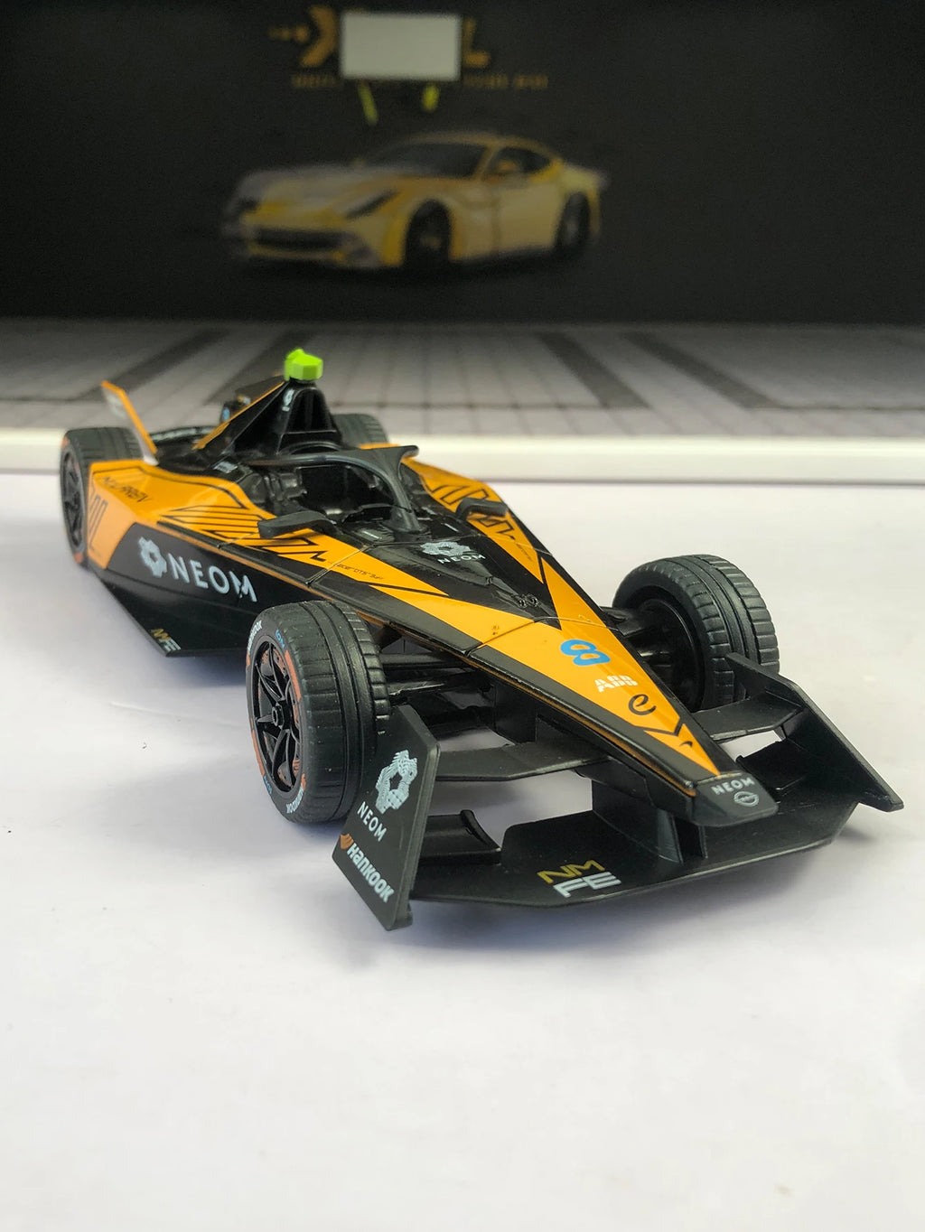 TSC 1:24 simulation zinc alloy The ABB FIA Formula E McLaren model car, static ornamentation, metal collectible gift car