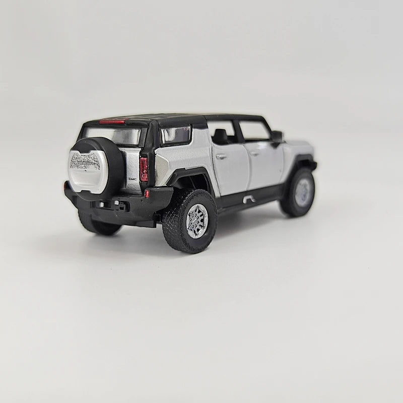 1: 64 simulation Hummer off-road vehicle alloy model office desktop decoration gift car ornament engine hood can be opened