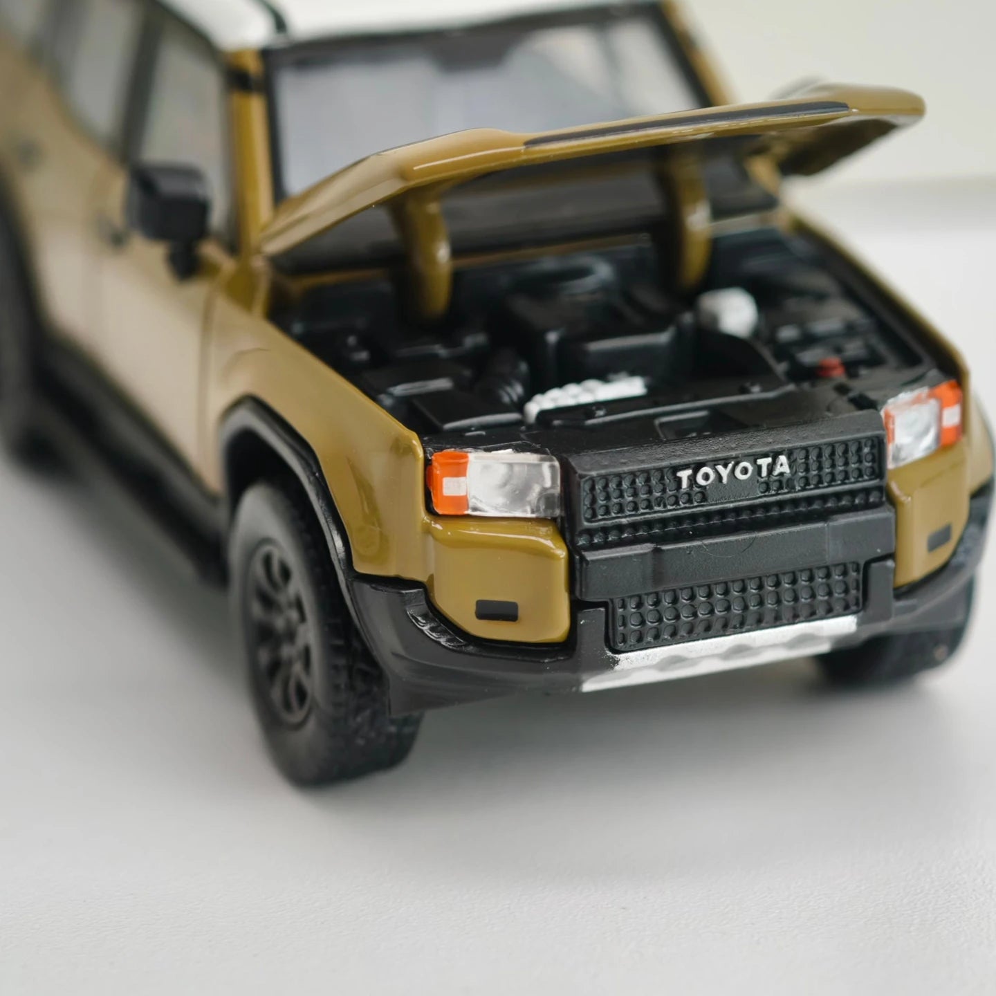 TH 1:64 simulation Toyota Prado LC250 alloy car model engine hood can be opened static ornament off-road vehicle model gift