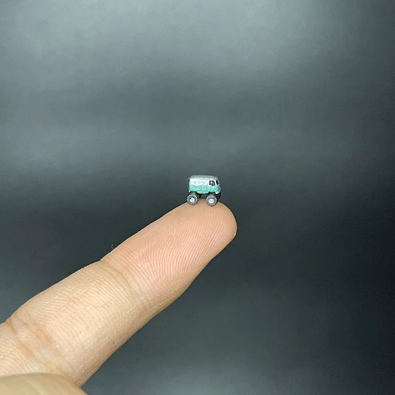 New Product 1: 64 Frame And 1:10 Scale Large Foot Car Miniature Resin Model Scene Photography Ornament Festival Toy Gift